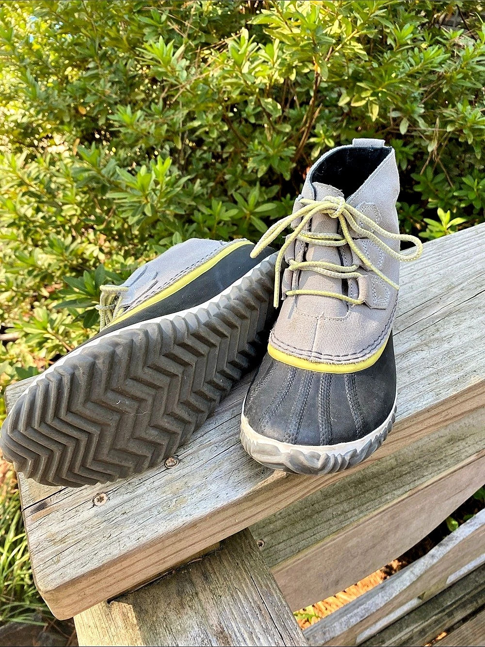 Sorel Out 'N About Waterproof Winter Boots Gray & Yellow US 8.5